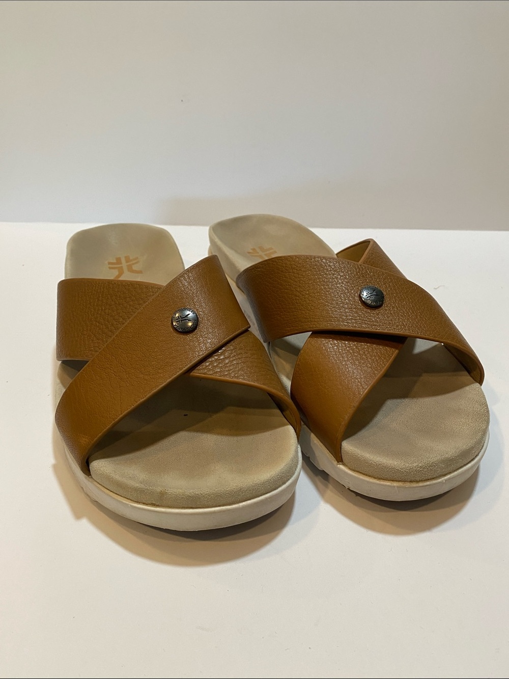 Kuru Breeze Tan Cross-Strap Slide Sandals